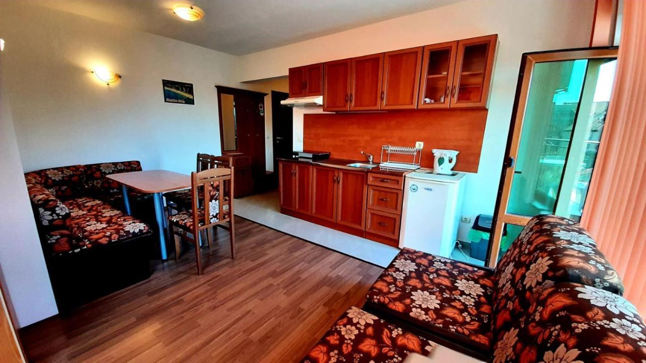 Adri Guest House Nesebar Bagian luar foto