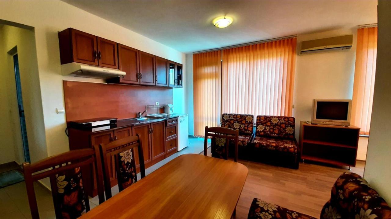 Adri Guest House Nesebar Bagian luar foto