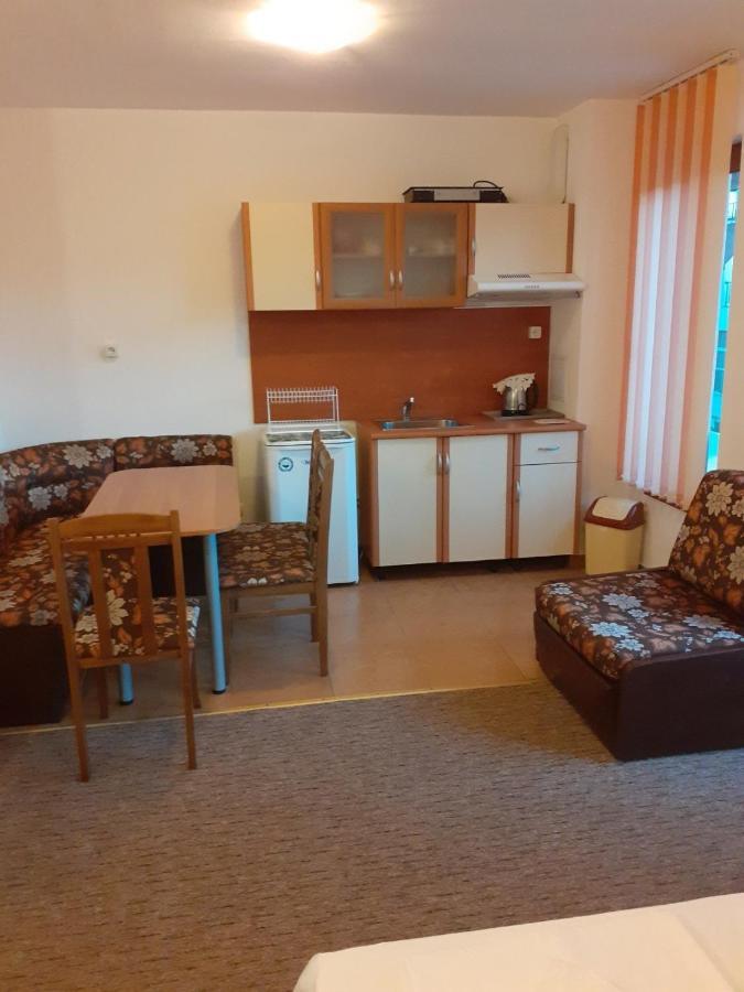Adri Guest House Nesebar Bagian luar foto