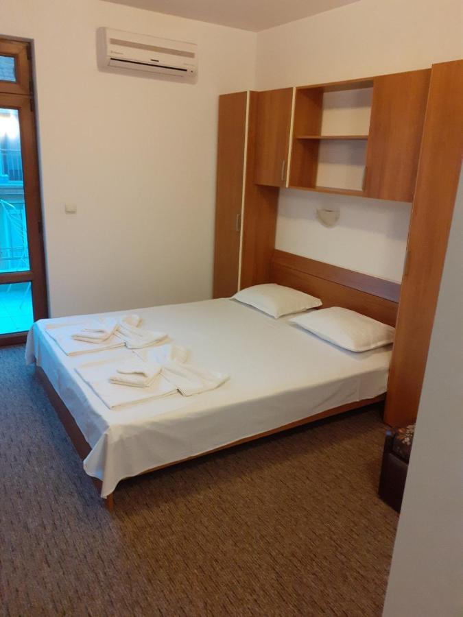 Adri Guest House Nesebar Bagian luar foto