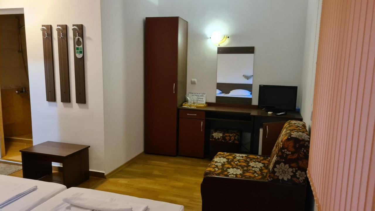 Adri Guest House Nesebar Bagian luar foto