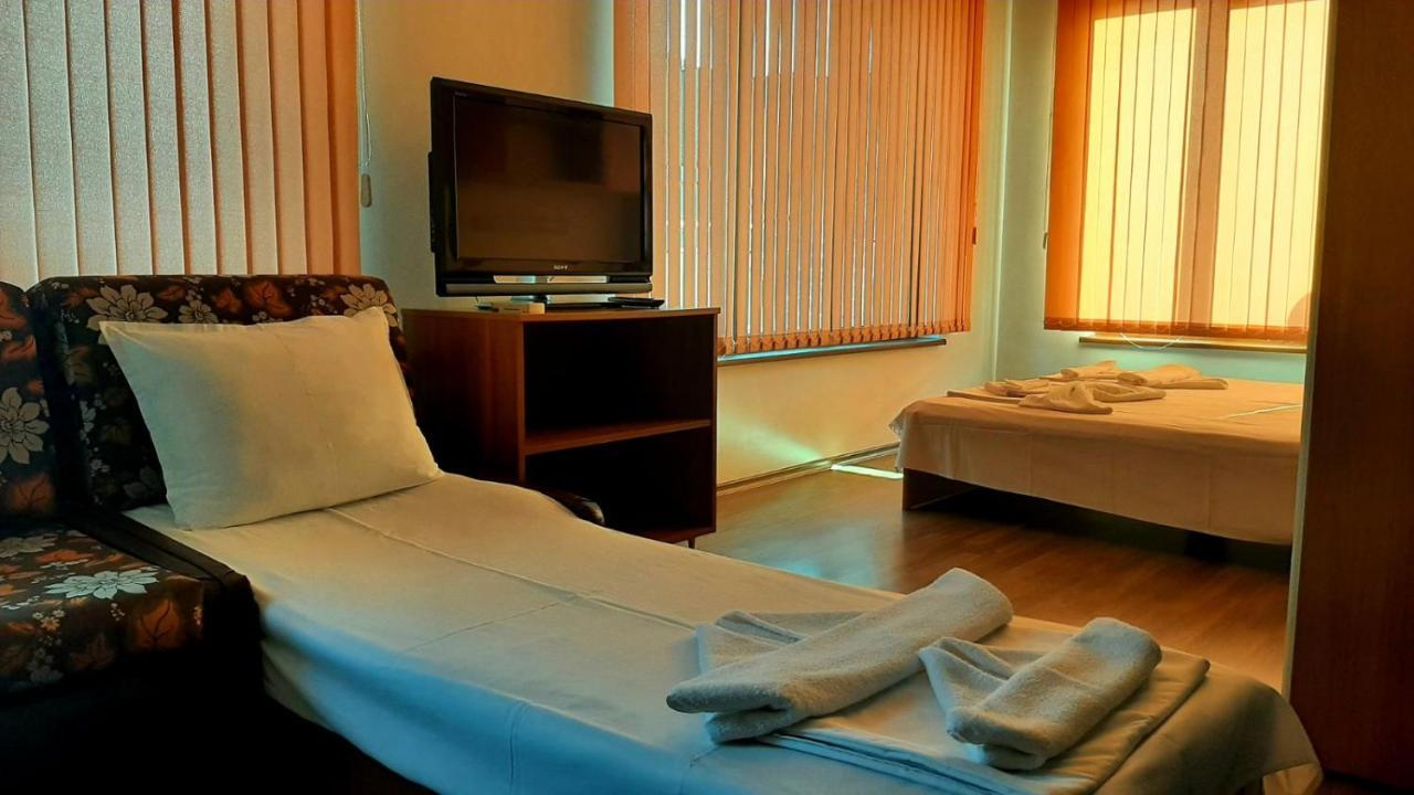 Adri Guest House Nesebar Bagian luar foto