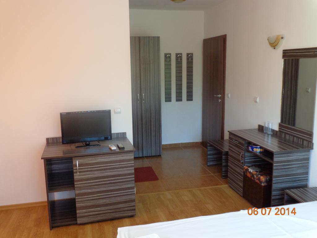 Adri Guest House Nesebar Bagian luar foto